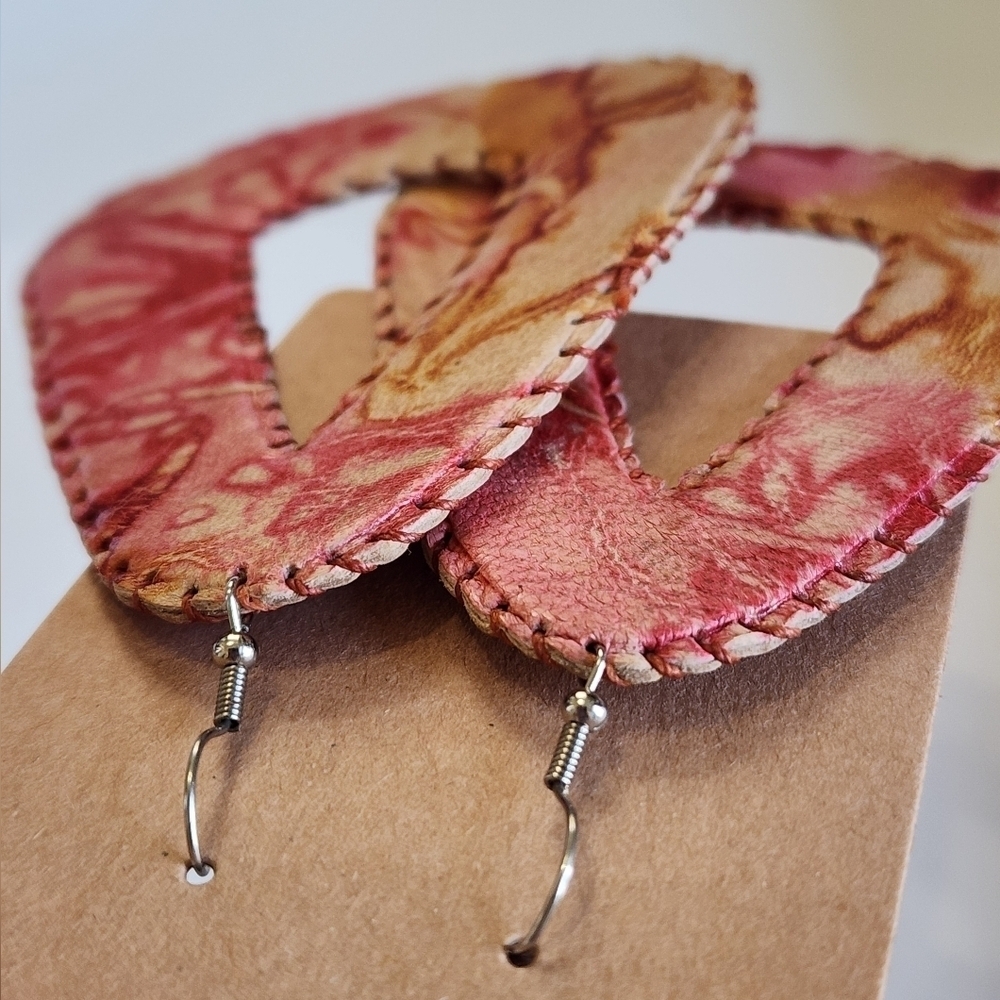 Handcrafted Leather Triangle Earrings Pink Brown - Picture 12 of 13